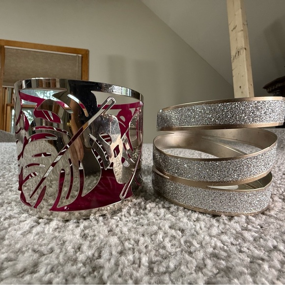 Bath & Body Works 3-Wick Candle Holders and soap covers snowman– Set of 4 Silver - Picture 3 of 7